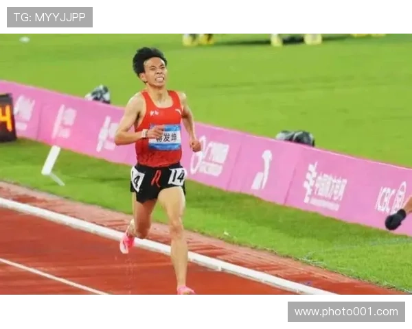 全运会男子10000米决赛云南选手蒋发坤强势冲线夺冠精彩纪实