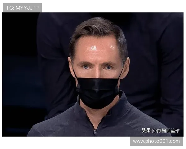 克拉克斯顿半场表现惊艳7中5贡献11分8板5助正负值高达22