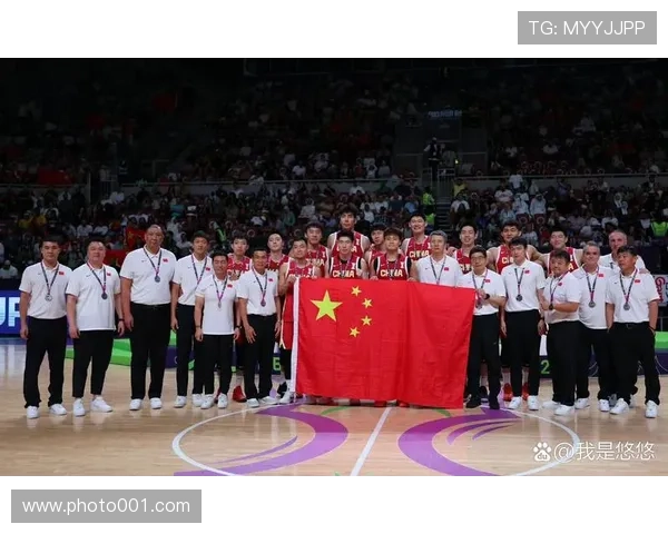 男篮首发阵容调整高诗岩程帅澎朱俊龙小曾周琦力争胜利