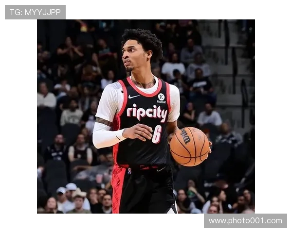 米奇约翰逊强调阵容深度的重要性每个人都需发挥作用以应对挑战